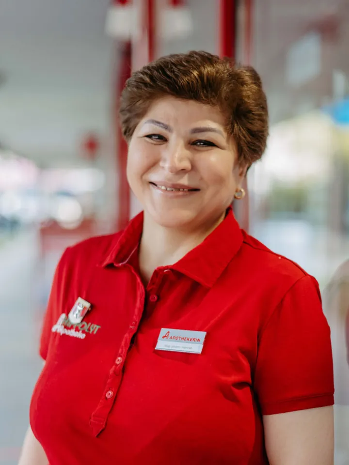 Porträt: Mag. Afsaneh Hamrah, Apothekerin