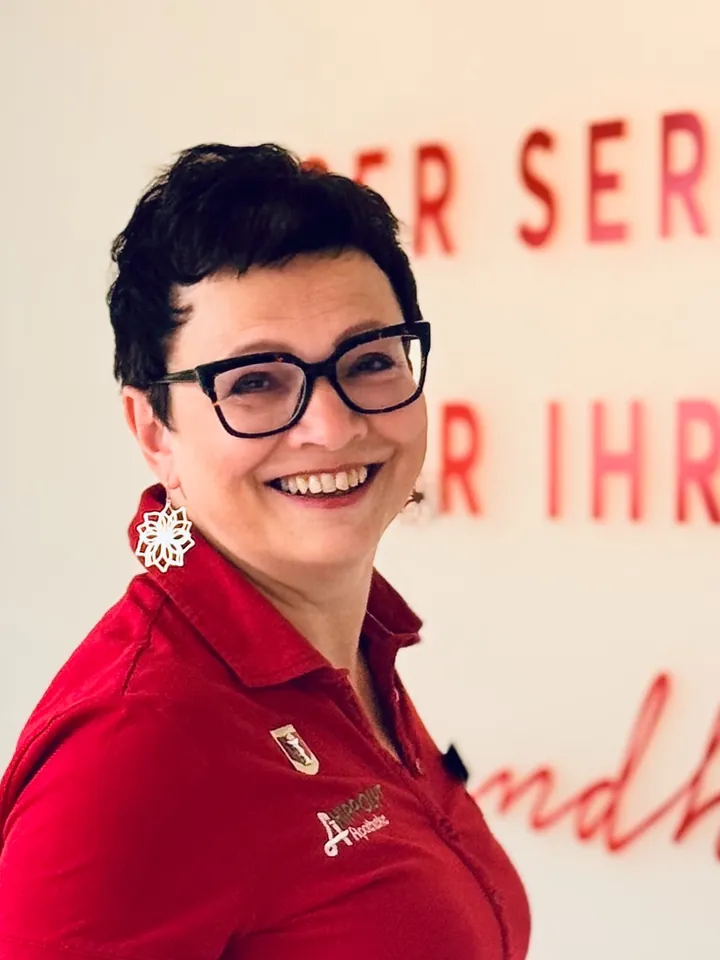 Porträt: Mag. Ursula Sorgner-Jestabek, Apothekerin